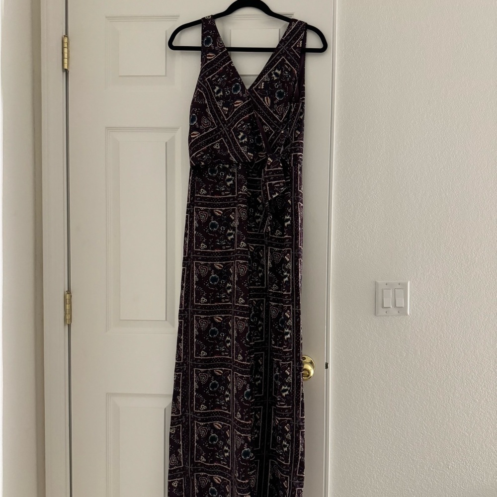 Miami brand Jumpsuit v neck with tie